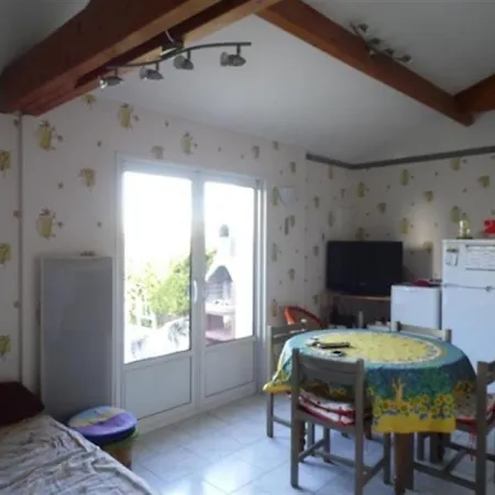 度假居 House Maisonnette Dans Avec Piscine Collective A La Faute-sur Mer *